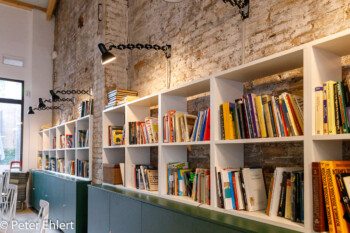 Bücherei und Cafe  Valencia Provinz Valencia Spanien by Peter Ehlert in Valencia_Cabanyal