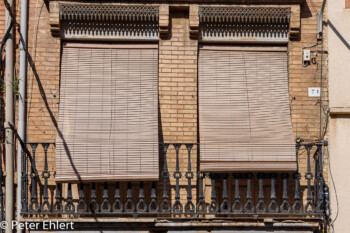 Balkon mit Sonnenschutz  Valencia Provinz Valencia Spanien by Peter Ehlert in Valencia_Cabanyal