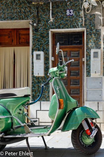 Roller vor Haus  Valencia Provinz Valencia Spanien by Peter Ehlert in Valencia_Cabanyal