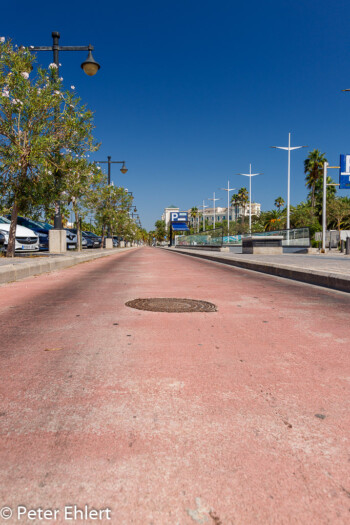 Busspur  Valencia Provinz Valencia Spanien by Peter Ehlert in Valencia_canbanyal_strand