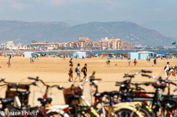 Blick in nördliche Richtung  Valencia Provinz Valencia Spanien by Peter Ehlert in Valencia_canbanyal_strand