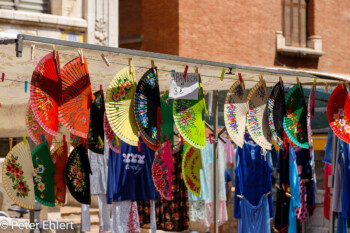 Fächer am Marktstand  Valencia Provinz Valencia Spanien by Peter Ehlert in Valencia_mercat_central