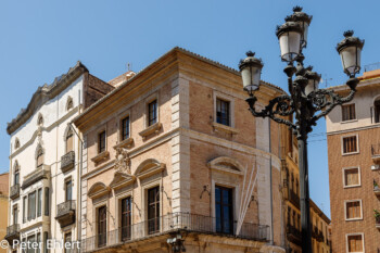 Laterne vor Biblioteca Pública Municipal Carles Ros  Valencia Provinz Valencia Spanien by Peter Ehlert in Valencia_Kathedrale