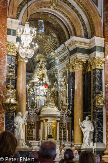Altar mit der Jungfrau Maria  Valencia Provinz Valencia Spanien by Lara Ehlert in Valencia_Kathedrale