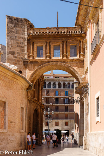 Übergang zur Kathedrale  Valencia Provinz Valencia Spanien by Peter Ehlert in Valencia_Kathedrale