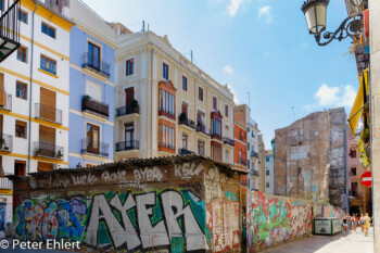 Grafitti vor Hausfront  Valencia Provinz Valencia Spanien by Peter Ehlert in Valencia_Stadtrundgang