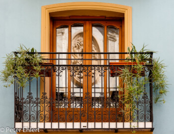 Balkon mit Spiegelung  Valencia Provinz Valencia Spanien by Peter Ehlert in Valencia_Stadtrundgang