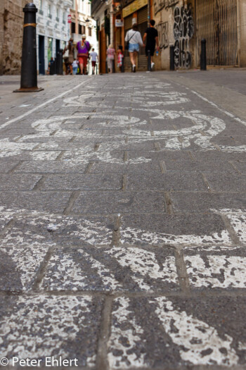 Bemaltes Pflaster (Prozessionsweg)  Valencia Provinz Valencia Spanien by Lara Ehlert in Valencia_Stadtrundgang