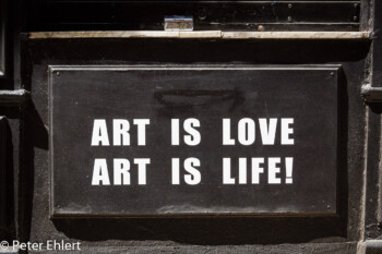 Art is love - art is live  Valencia Provinz Valencia Spanien by Lara Ehlert in Valencia_Stadtrundgang