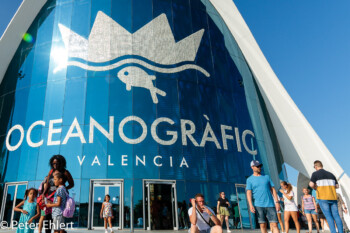 Eingangsgebäude  Valencia Provinz Valencia Spanien by Peter Ehlert in Valencia_Oceanografic