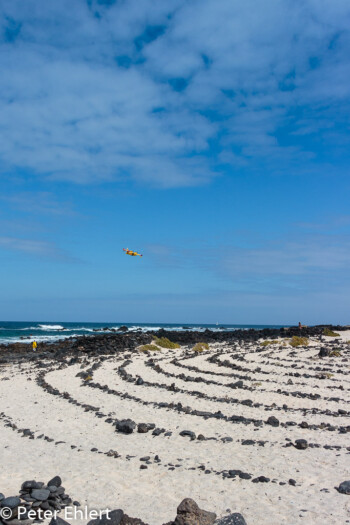 Steinkreis mit Löschflugzeug  Haría Kanarische Inseln Spanien by Lara Ehlert in LanzaroteInsel