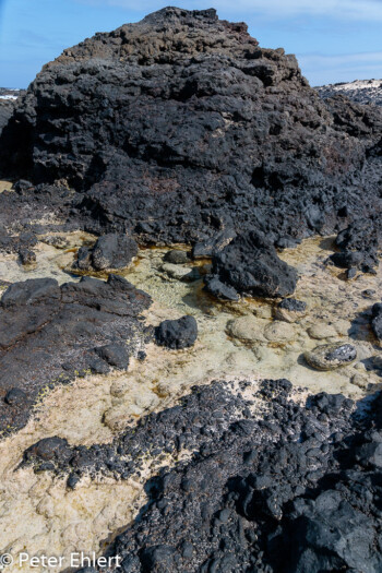 Seichtes Wasser  Orzola Kanarische Inseln Spanien by Peter Ehlert in LanzaroteInsel