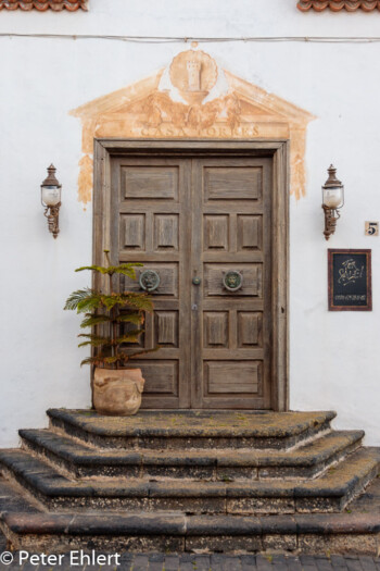 Eingang Casa Torres  Teguise Kanarische Inseln Spanien by Peter Ehlert in LanzaroteTeguise