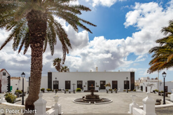 Marktplatz  Teguise Kanarische Inseln Spanien by Peter Ehlert in LanzaroteTeguise