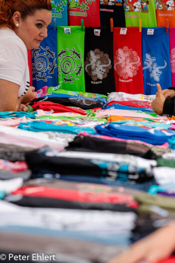 T-Shirt Stand  Teguise Kanarische Inseln Spanien by Peter Ehlert in LanzaroteTeguise