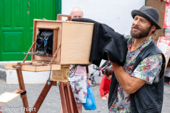 Fotograf mit Plattenkamera  Teguise Kanarische Inseln Spanien by Peter Ehlert in LanzaroteTeguise