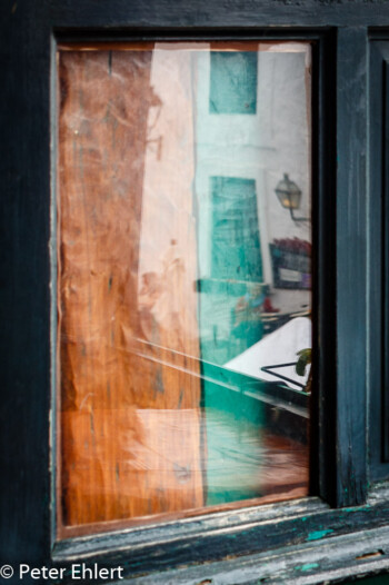 Fensterspiegelung  Teguise Kanarische Inseln Spanien by Lara Ehlert in LanzaroteTeguise