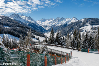 Blick ins Tal mit Speichersee Durlaßboden  Wald im Pinzgau Salzburg Österreich by Peter Ehlert in ZillerKönigsleiten