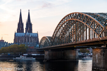Hohenzollern Brücke mit Dom  Köln Nordrhein-Westfalen Deutschland by Peter Ehlert in Köln_Stadtrundgang