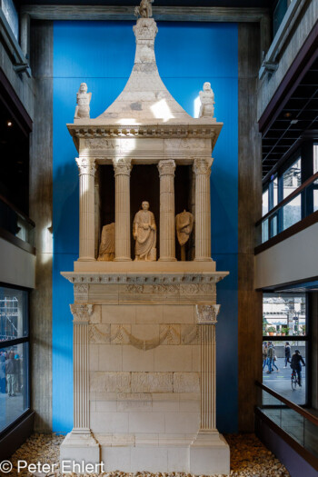 Grabmonument des Poblicus (40 n. Chr.)  Köln Nordrhein-Westfalen Deutschland by Peter Ehlert in Köln_RöGer_Museum