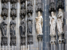 Figuren am Eingang  Köln Nordrhein-Westfalen Deutschland by Peter Ehlert in Köln_Dom