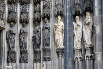 Figuren am Eingang  Köln Nordrhein-Westfalen Deutschland by Peter Ehlert in Köln_Dom