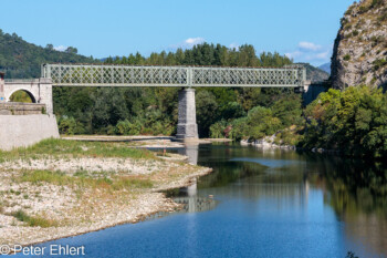 Eisenbahnbrücke über den Gardon  Anduze Gard Frankreich by Peter Ehlert in Rundfahrt Gardon