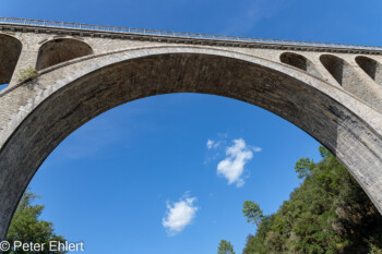 Brückenbögen  Saint-Jean-du-Gard Gard Frankreich by Peter Ehlert in Rundfahrt Gardon