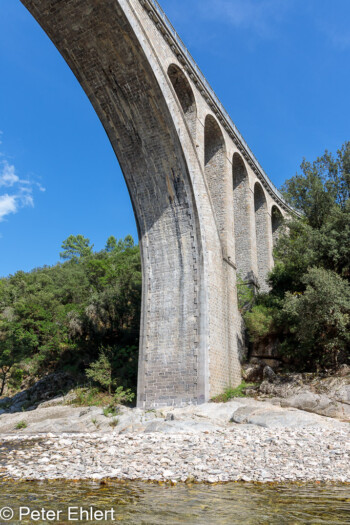 Brückenbögen  Saint-Jean-du-Gard Gard Frankreich by Peter Ehlert in Rundfahrt Gardon