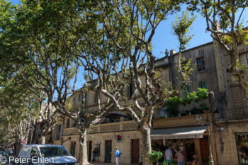 Marktplatz  Uzès Gard Frankreich by Peter Ehlert in Uzès