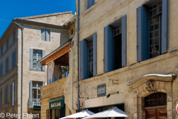 Blaue Fensterläden  Uzès Gard Frankreich by Peter Ehlert in Uzès