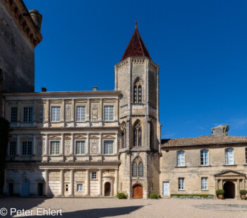 Innenhof  Uzès Gard Frankreich by Peter Ehlert in Uzès - Château Ducal