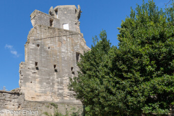 Innenhof  Uzès Gard Frankreich by Peter Ehlert in Uzès - Château Ducal