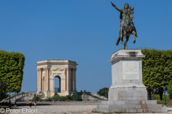 Reiterstandbild Ludwig 14 mit Château d’eau du Peyrou  Montpellier Département Hérault Frankreich by Peter Ehlert in Montpellier-Peyrou