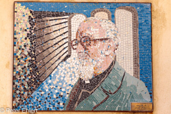Mosaik von Jose Pirès  Nîmes Gard Frankreich by Peter Ehlert in Nimes