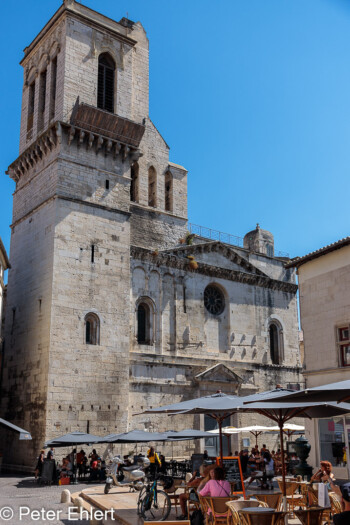 Platz der Kathedrale  Nîmes Gard Frankreich by Peter Ehlert in Nimes