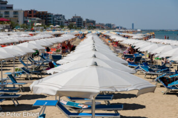 Schirmparade  Bellaria-Igea Marina Provinz Rimini Italien by Peter Ehlert in Wellness in Bellaria