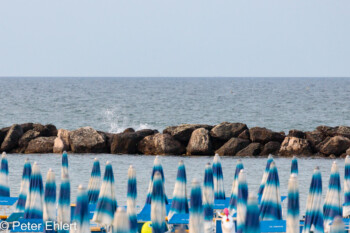 Sonnenschirme in der Dämmerung  Bellaria-Igea Marina Provinz Rimini Italien by Peter Ehlert in Wellness in Bellaria