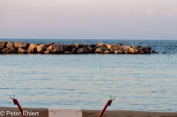 Meer mit Rettungsboot in der Dämmerung  Bellaria-Igea Marina Provinz Rimini Italien by Peter Ehlert in Wellness in Bellaria