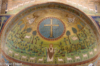 Mosaik über dem Altar  Ravenna Provinz Ravenna Italien by Peter Ehlert in UNESCO Weltkulturerbe in Ravenna