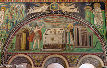 Mosaik im Seitenschiff  Ravenna Provinz Ravenna Italien by Peter Ehlert in UNESCO Weltkulturerbe in Ravenna