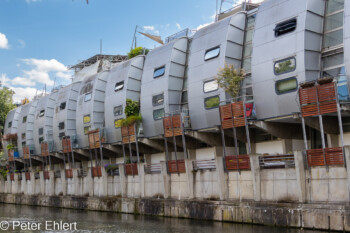Futuristische Häuser  London England Vereinigtes Königreich by Peter Ehlert in GB-London-camden