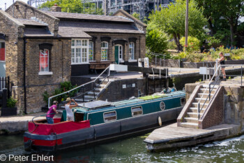 Schleuse  London England Vereinigtes Königreich by Peter Ehlert in GB-London-camden