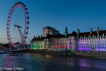 London Eye und County Hall  London England Vereinigtes Königreich by Peter Ehlert in GB-London-trafalgar-westm