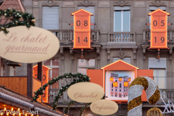Geschmücktes Haus  Straßburg Département Bas-Rhin Frankreich by Peter Ehlert in Weihnachtsmarkt 2022