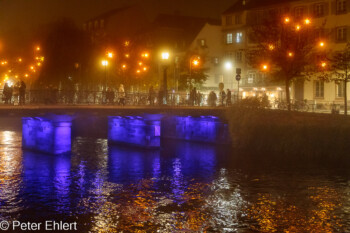 Weihnachtsmarkt am Quai  Straßburg Département Bas-Rhin Frankreich by Peter Ehlert in Weihnachtsmarkt 2022