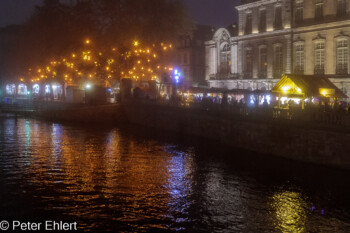 Weihnachtsmarkt am Quai  Straßburg Département Bas-Rhin Frankreich by Peter Ehlert in Weihnachtsmarkt 2022