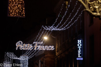 Beleuchtung Petite France  Straßburg Département Bas-Rhin Frankreich by Peter Ehlert in Weihnachtsmarkt 2022