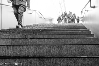 Stufen runter  München Bayern Deutschland by Peter Ehlert in muc-street