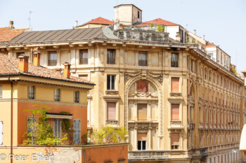 Stadthaua  Bologna Metropolitanstadt Bologna Italien by Peter Ehlert in